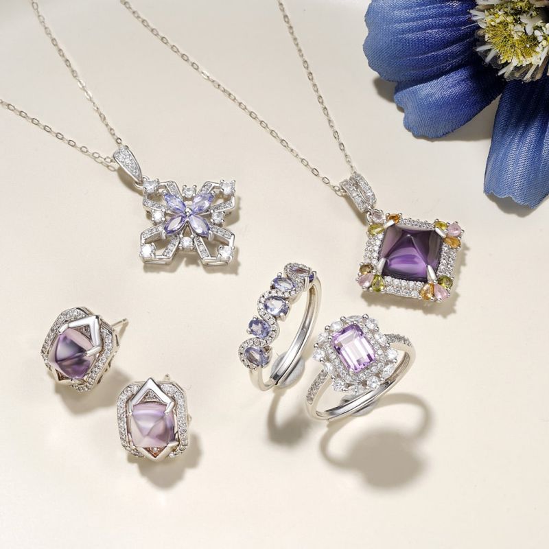 Square-cut Amethyst Ring